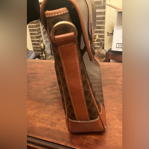 Authentic Celine Triomphe Vintage Macadam Messenger bag - Picture 7 of 12